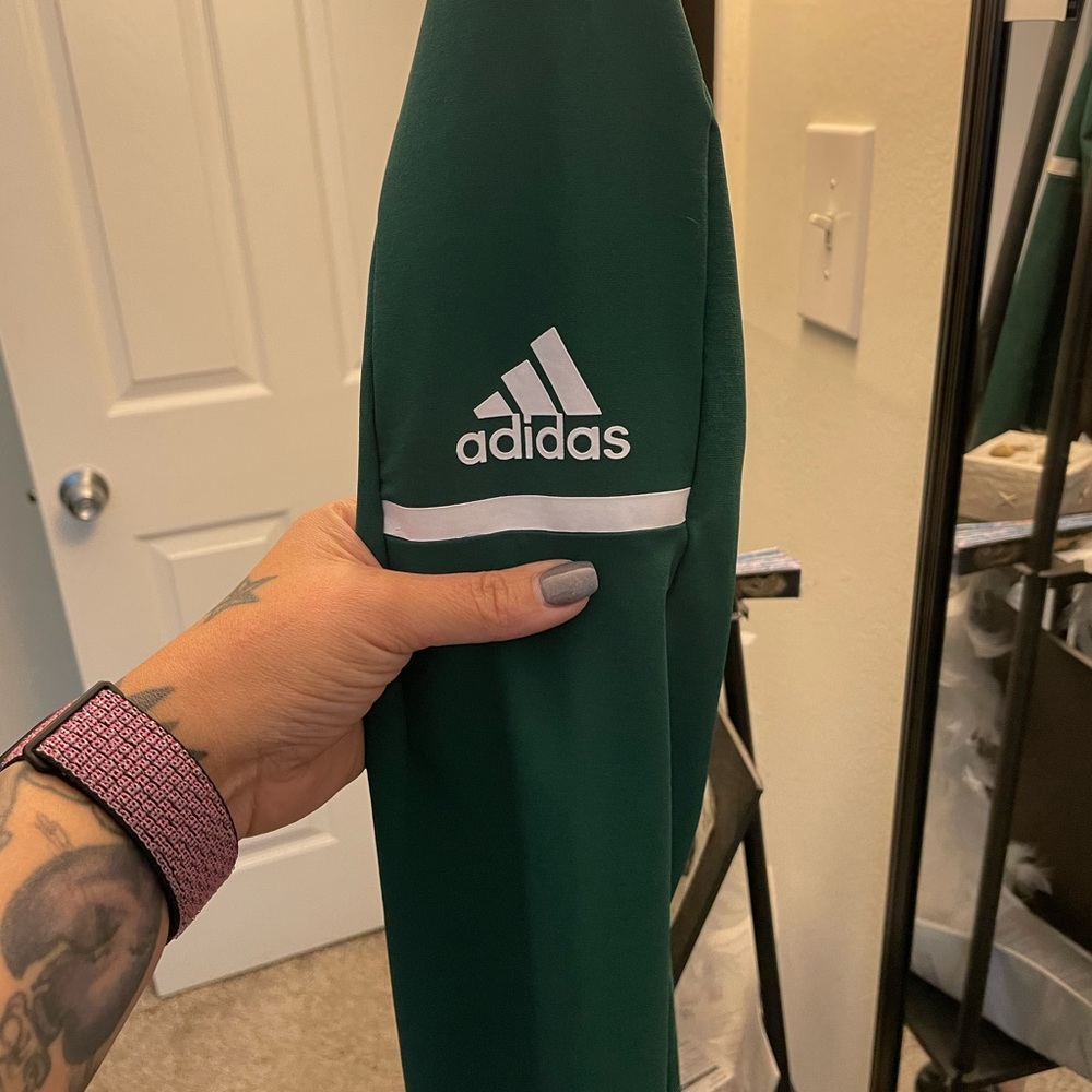 Adidas green light weight jacket Mens large- Women’s Medium - worn only 2 times - Picture 5 of 5